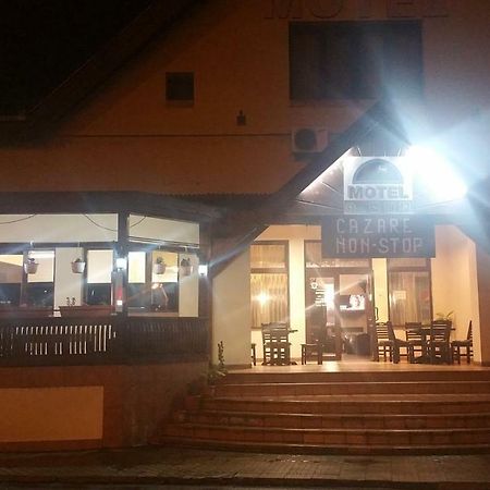 Motel Restaurant Lowe 德瓦 外观 照片