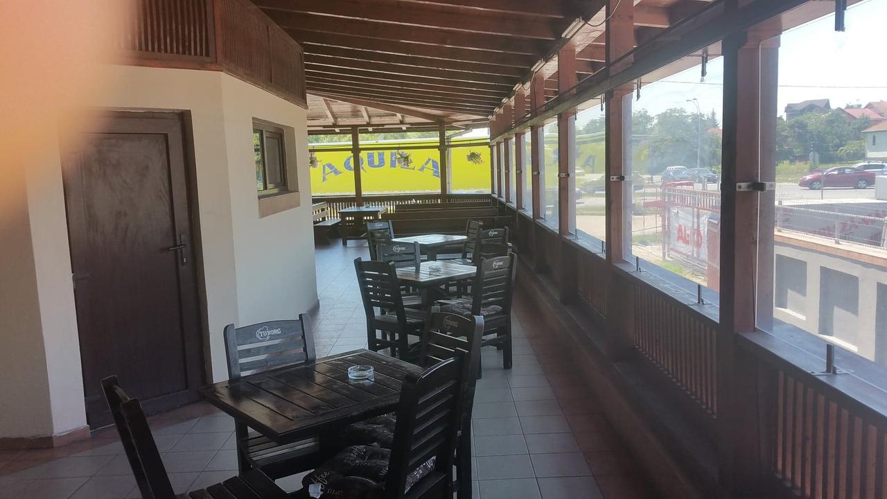 Motel Restaurant Lowe 德瓦 外观 照片