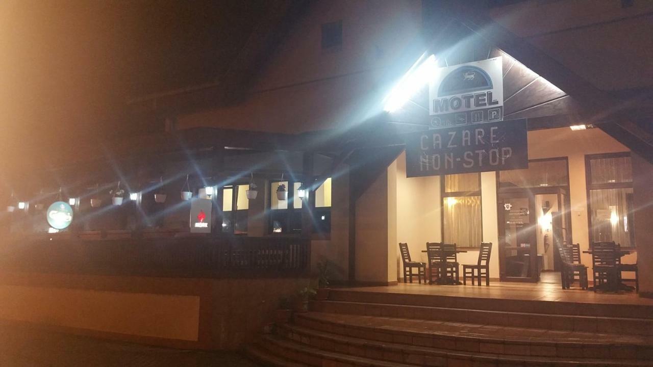 Motel Restaurant Lowe 德瓦 外观 照片