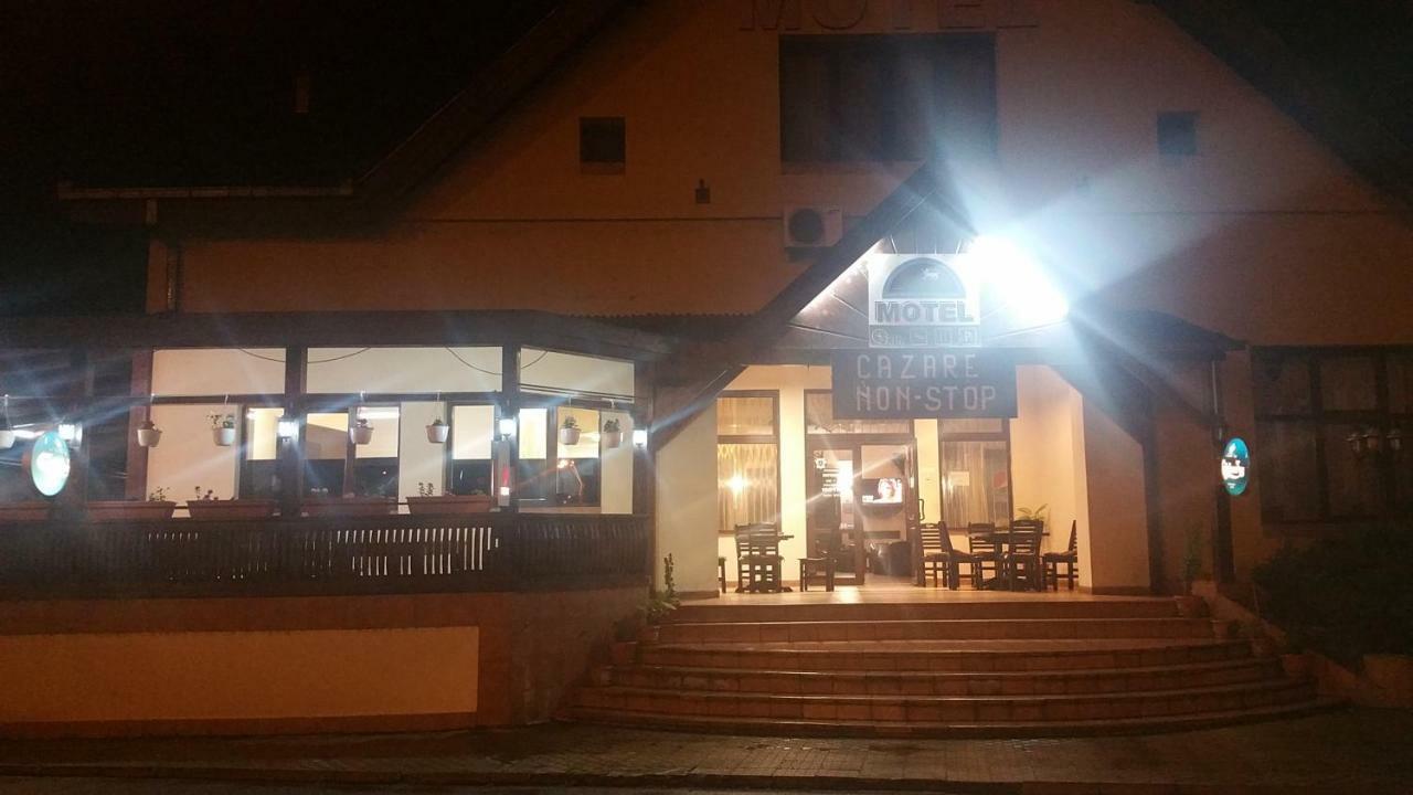 Motel Restaurant Lowe 德瓦 外观 照片