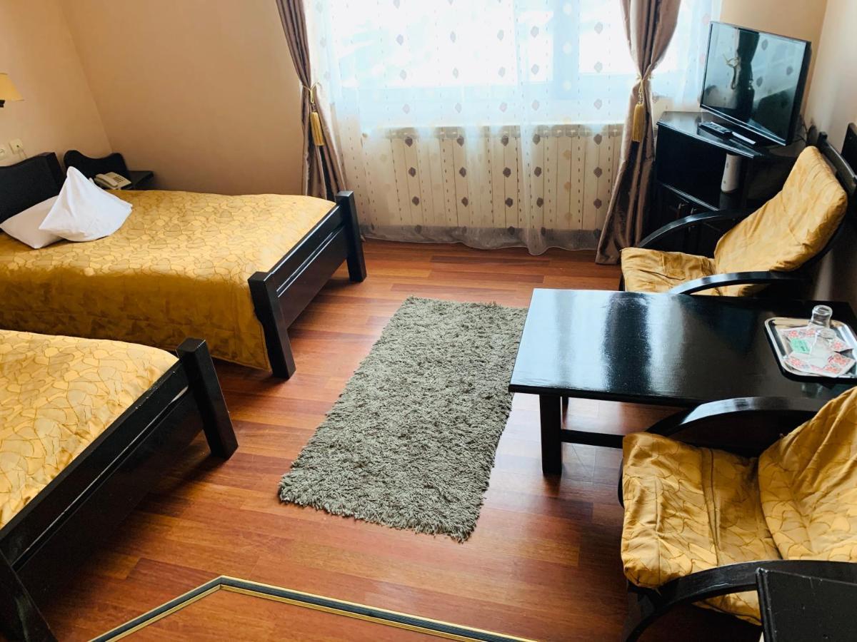 Motel Restaurant Lowe 德瓦 外观 照片